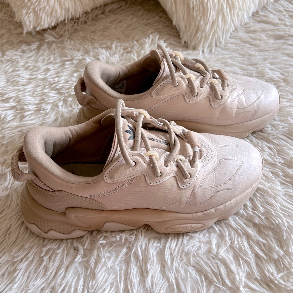 Adidas Ozweego beige sneakers neutral tan tennis shoes size 7 ombré fade